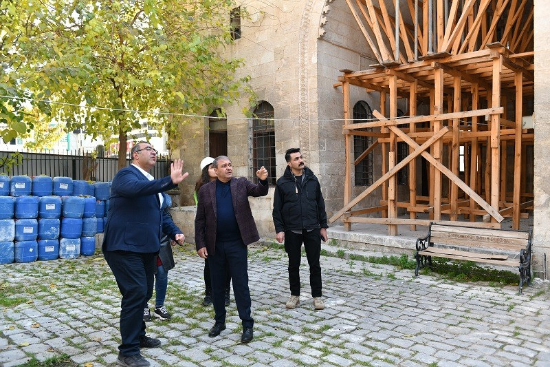 TARİHİ CAMİLERDE ONARIM ÇALIŞMALARI DEVAM EDİYOR